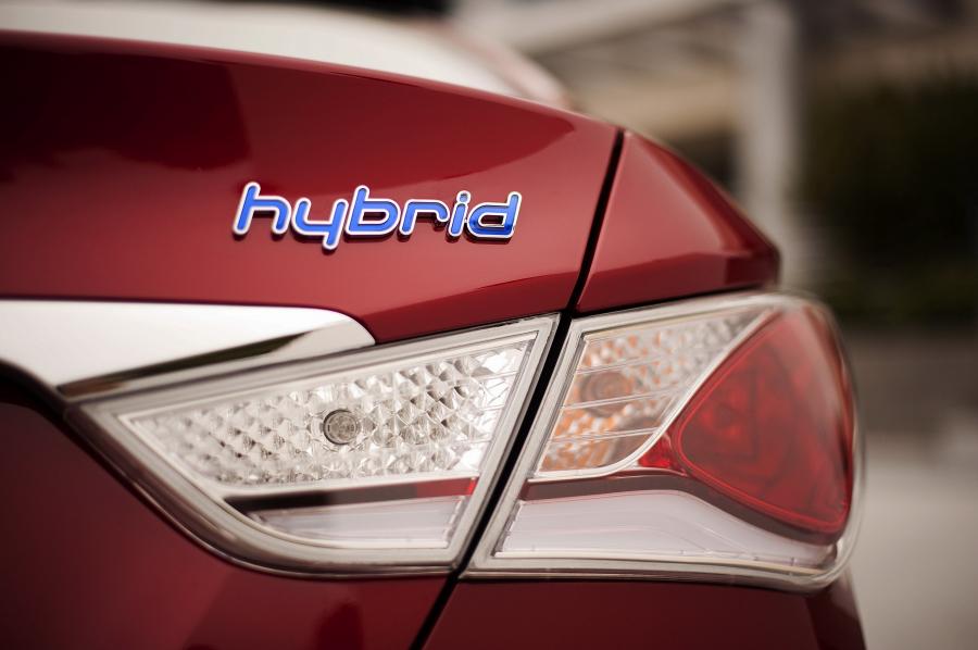  Hyundai Sonata Hybrid 2010 года  (фото 18 из 83)